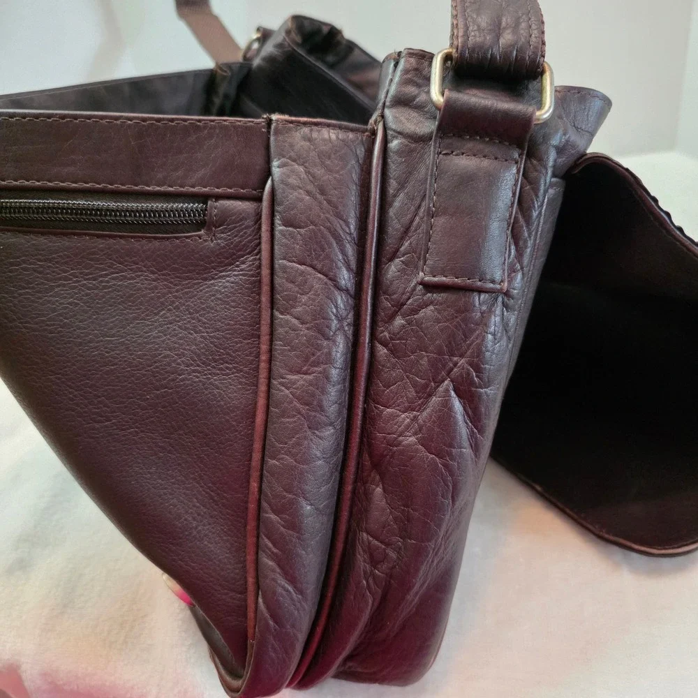 Piel Leather Messenger Bag Dark Brown Crossbody Flap Laptop Bag Made in Colombia